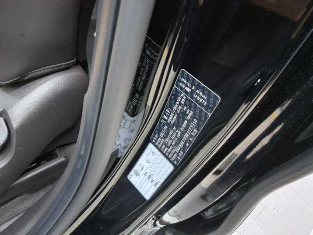 KIA Carnival - Vista 5