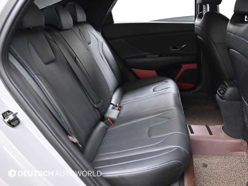 HYUNDAI Avante - Vista 12