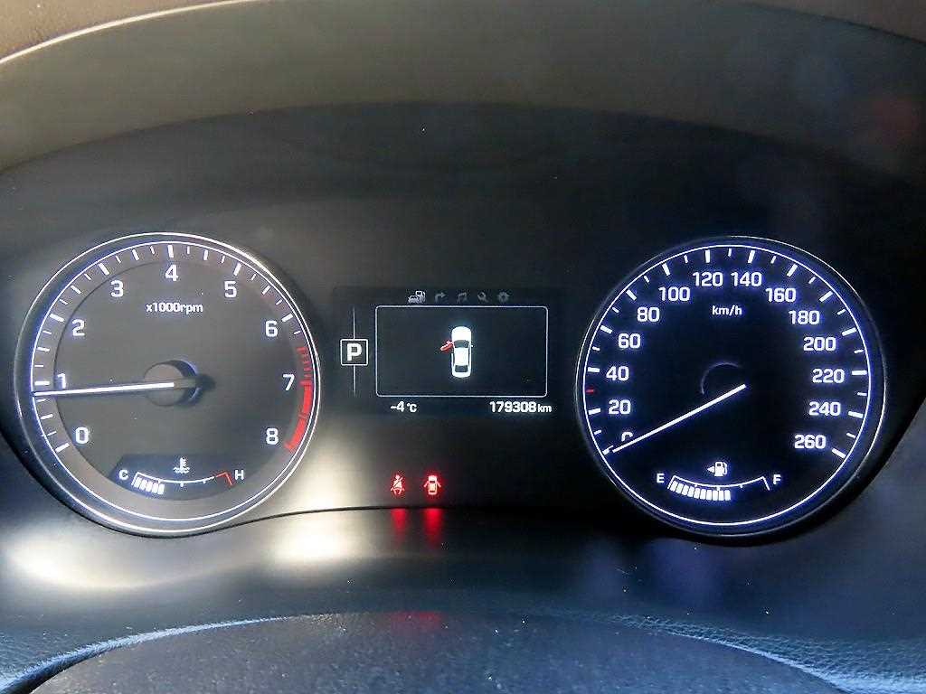 HYUNDAI Genesis - Vista 9