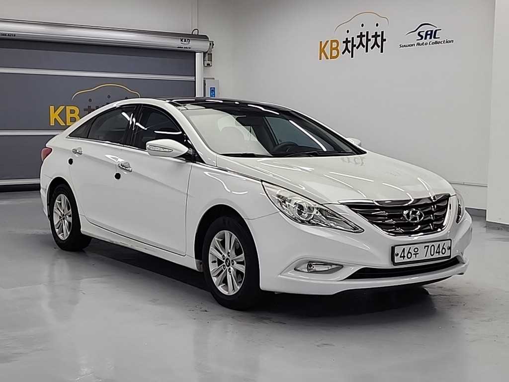 HYUNDAI Sonata - Vista 4