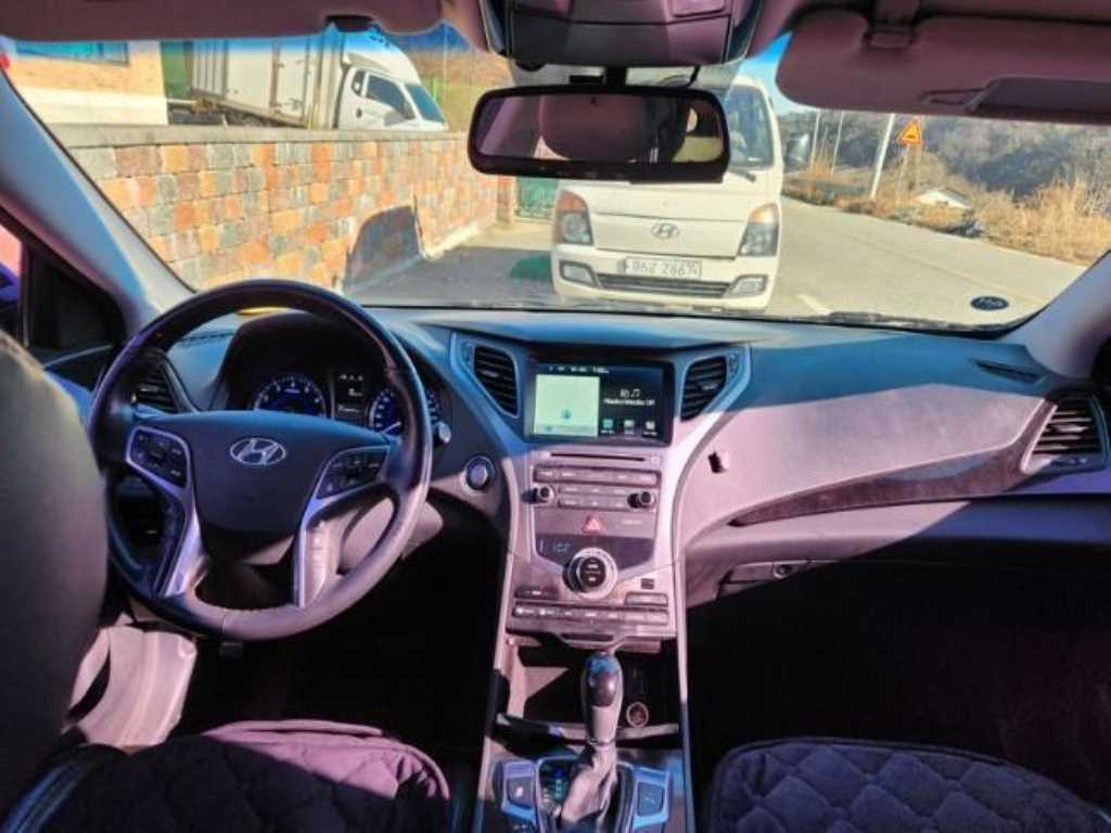 HYUNDAI Grandeur - Vista 4