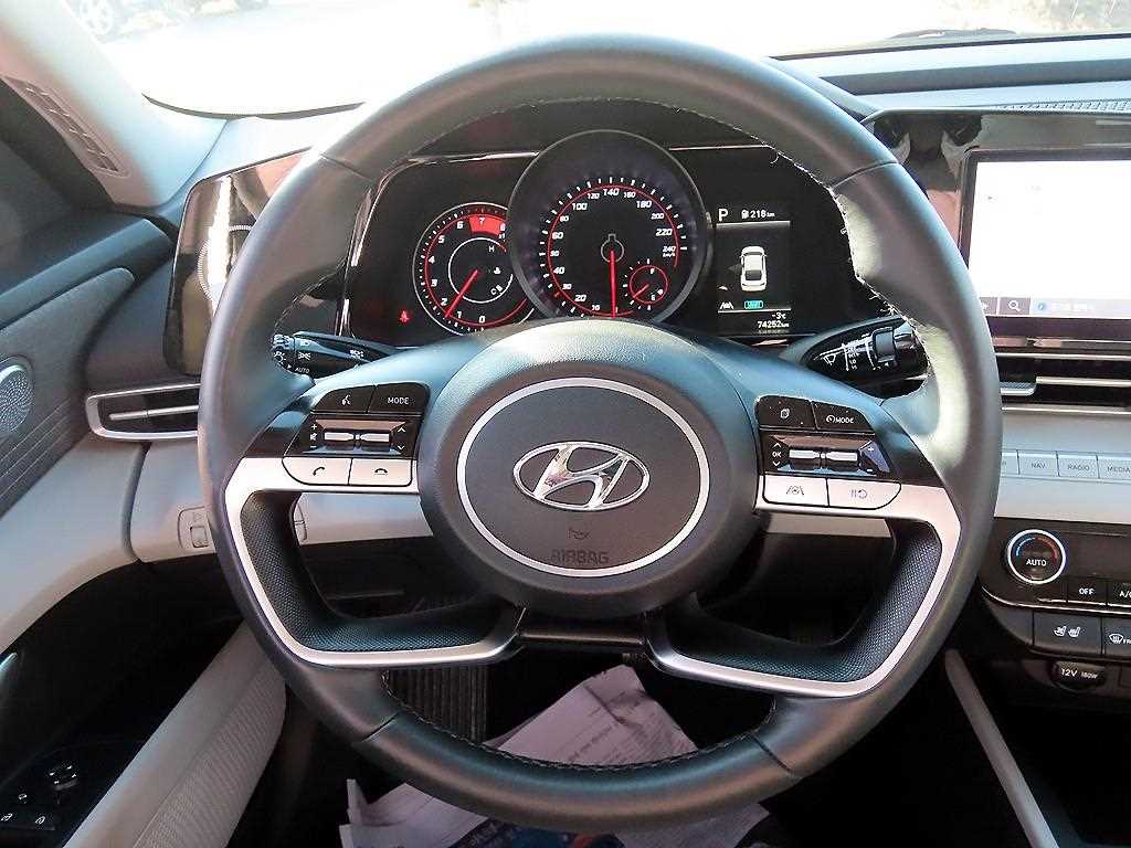 HYUNDAI Avante - Vista 7