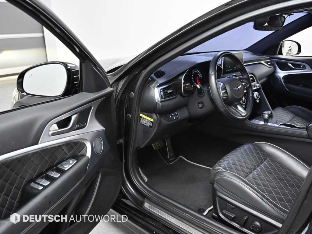 Genesis G70 - Vista 11