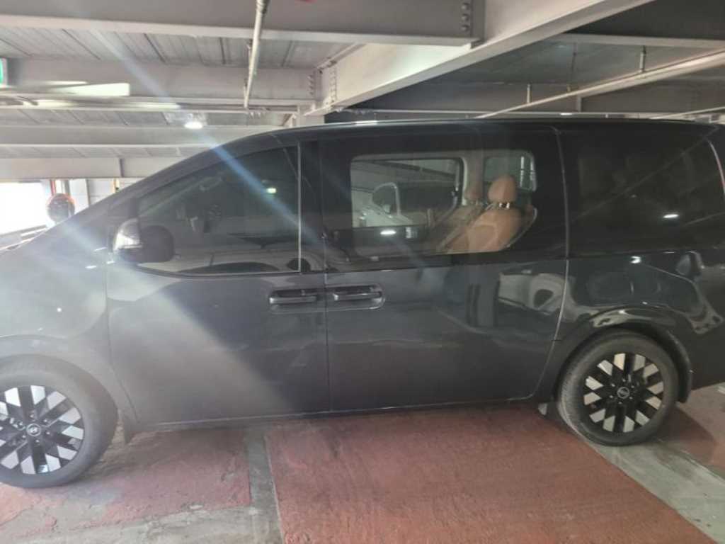 HYUNDAI Staria - Vista 4