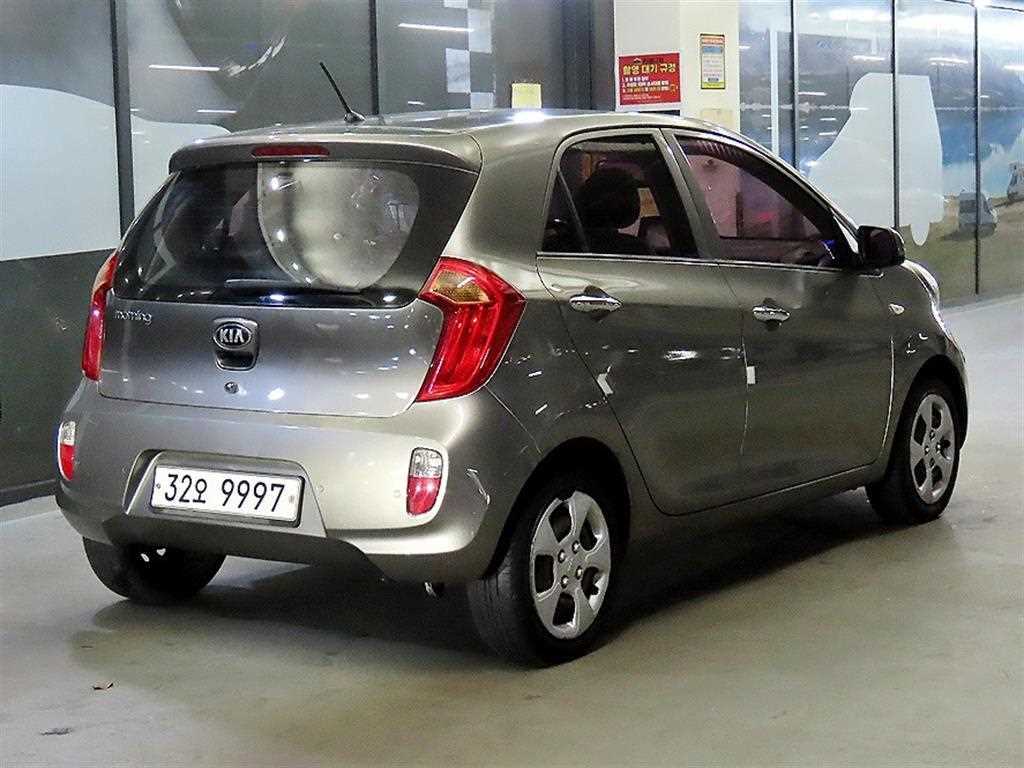 KIA Morning - Vista 4