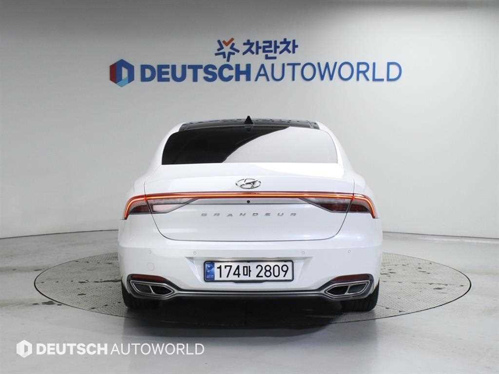 HYUNDAI Grandeur - Vista 5