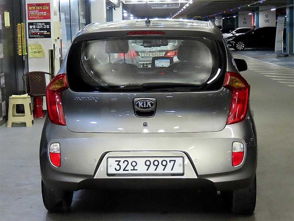 KIA Morning - Vista 5