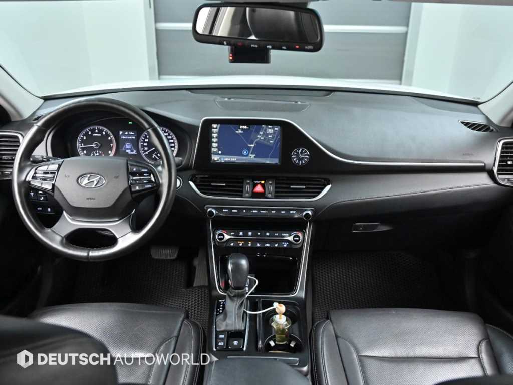 HYUNDAI Grandeur - Vista 7