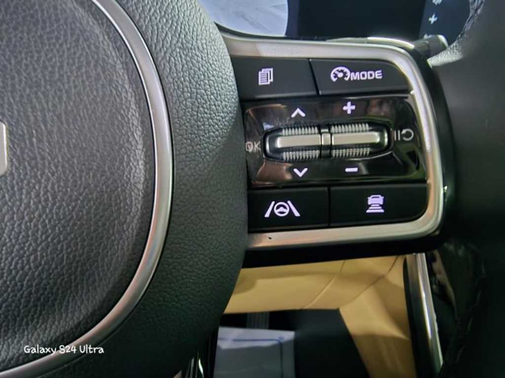 KIA Carnival - Vista 5