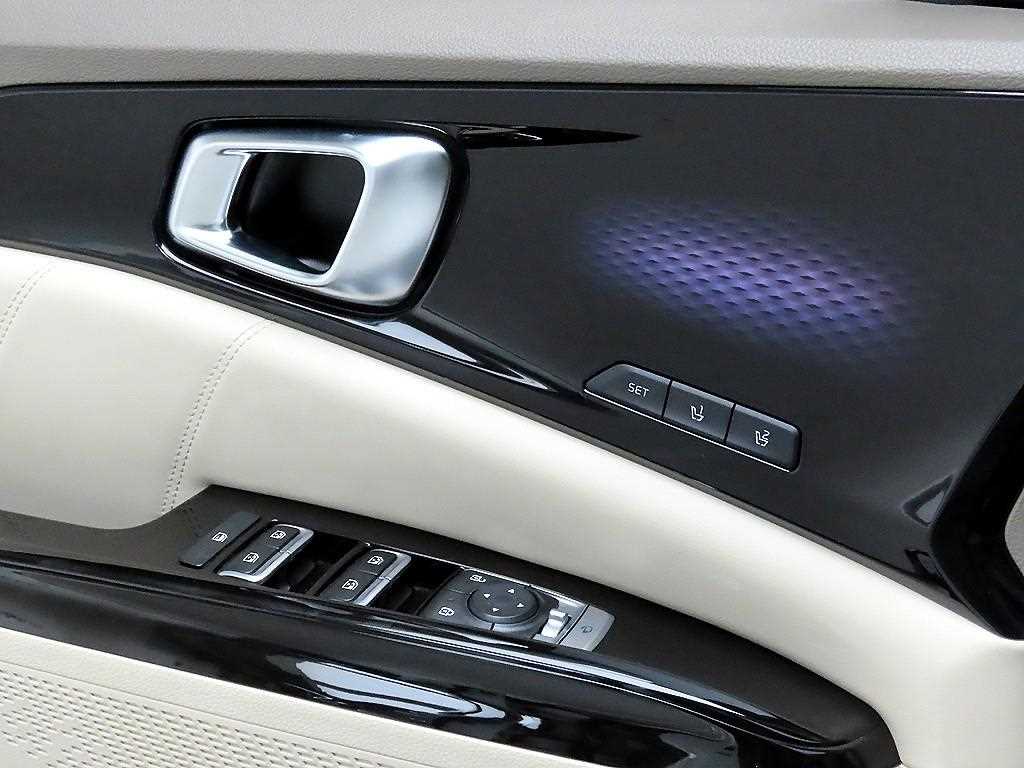 KIA Carnival - Vista 10