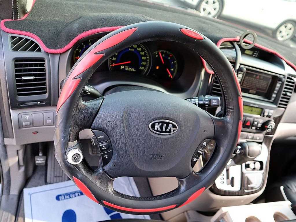 KIA Carnival - Vista 8