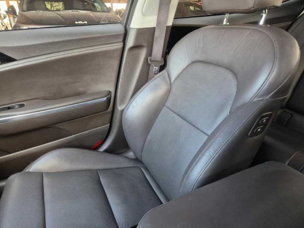 KIA Stinger - Vista 12