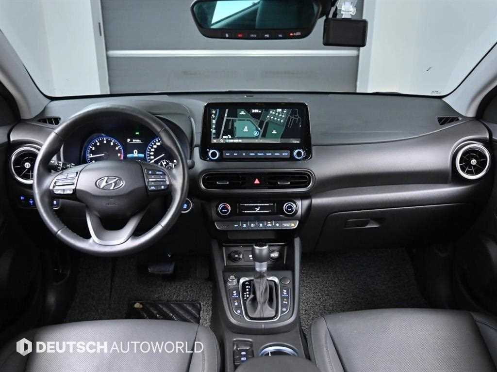 HYUNDAI Kona - Vista 7