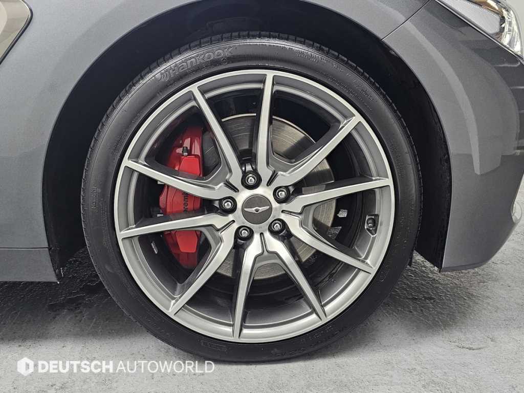 Genesis G70 - Vista 5