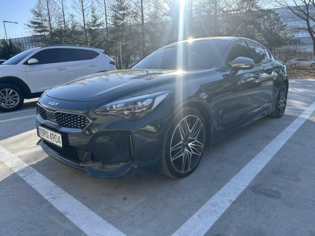 KIA Stinger 2023 Verde - Importación desde Corea - HF Imports Iquique - Foto 1