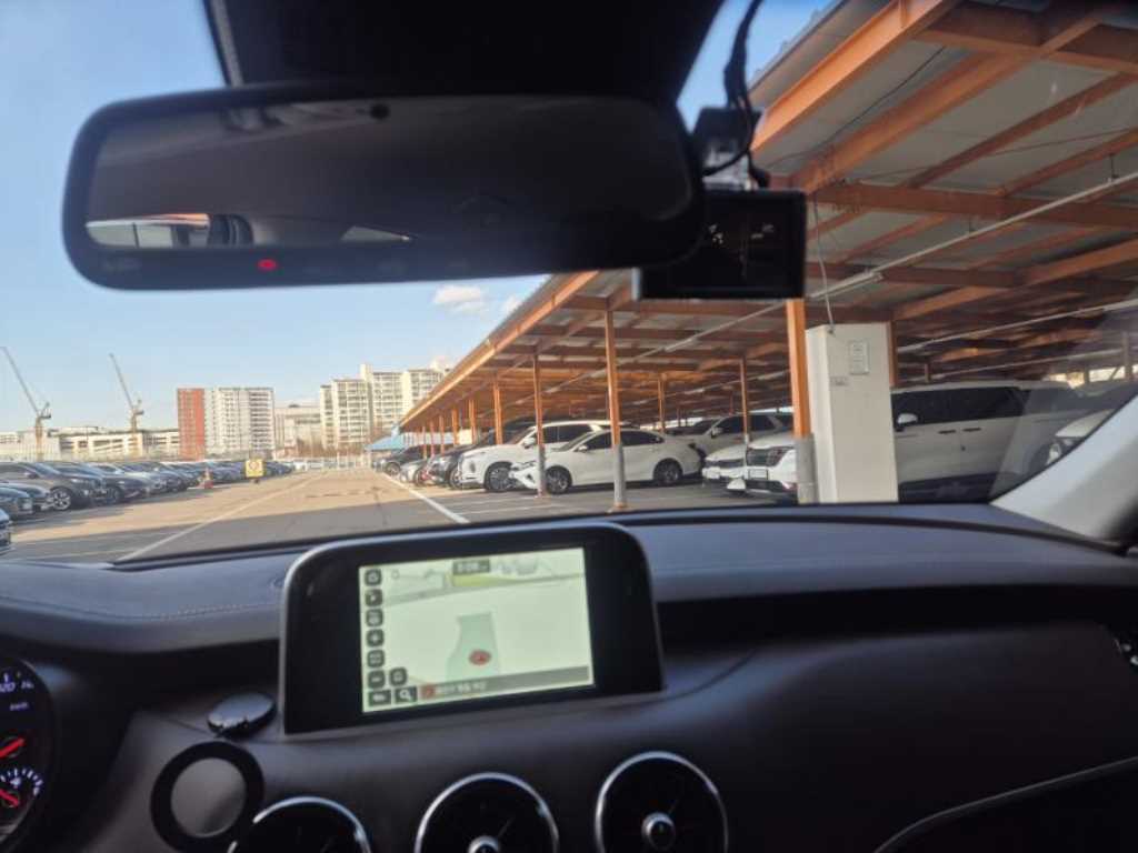 KIA Stinger - Vista 11