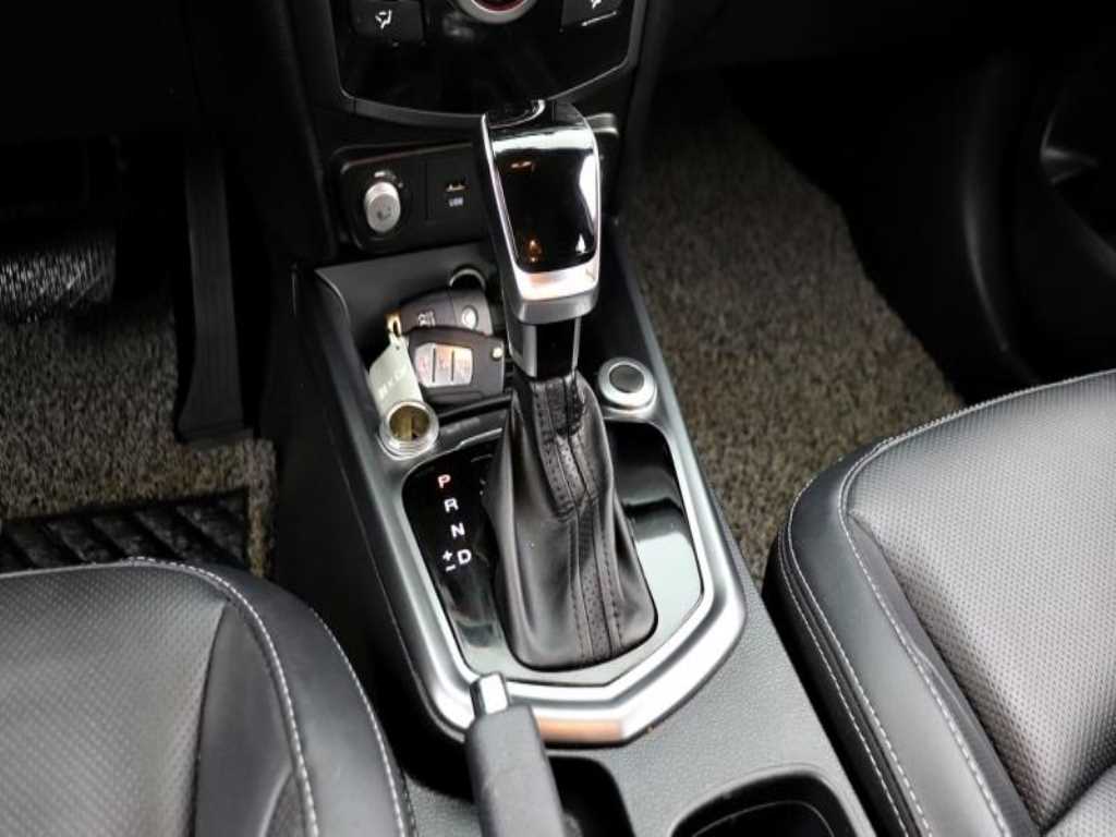 Ssangyong Tivoli - Vista 8