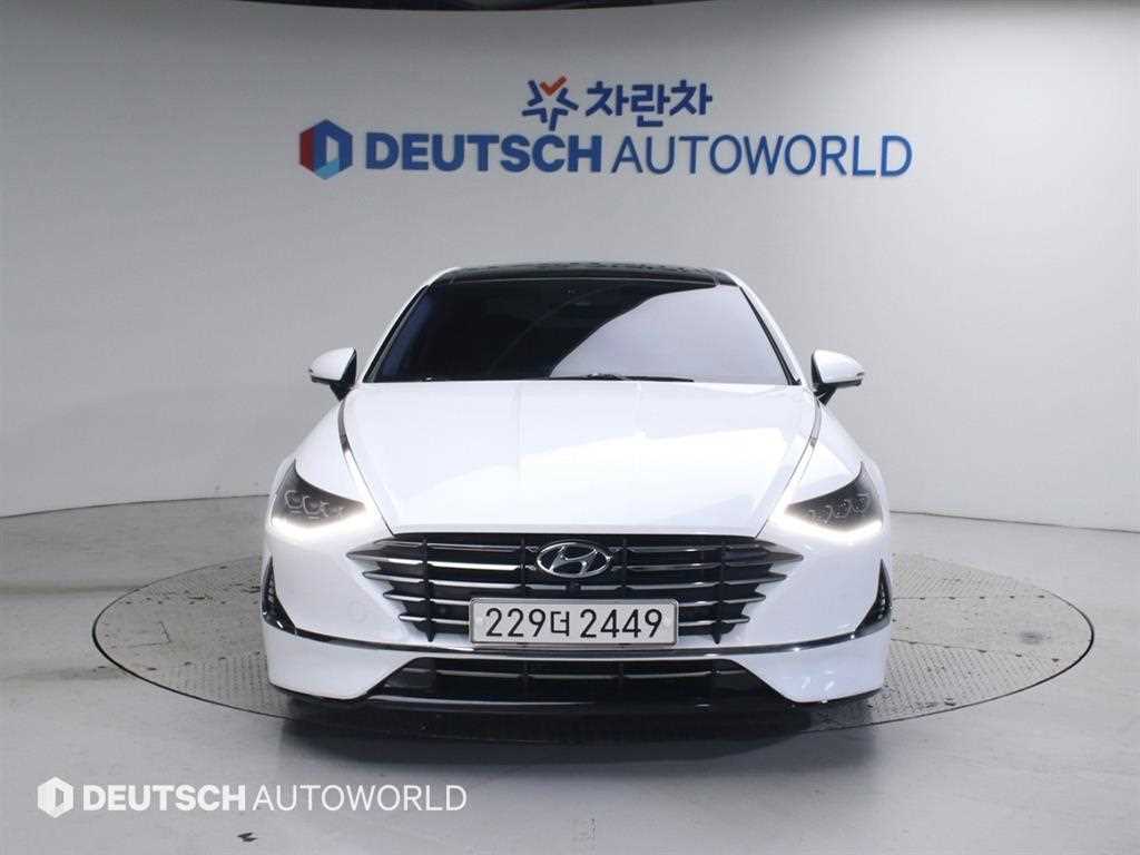 HYUNDAI Sonata - Vista 3