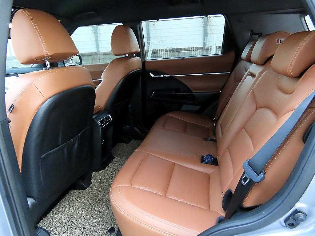 Ssangyong Torres - Vista 6