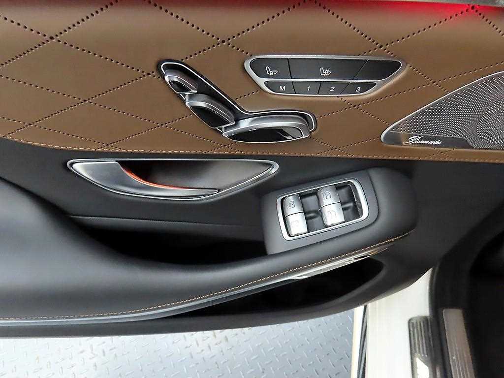 Mercedes Benz S Class - Vista 12