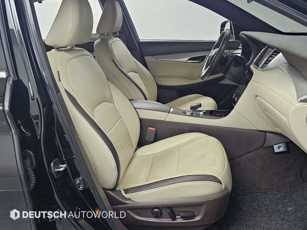 Infiniti QX - Vista 10