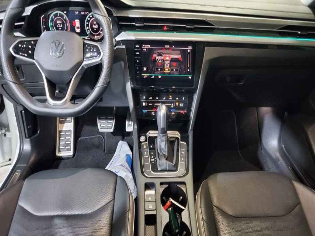 Volkswagen Arteon - Vista 11