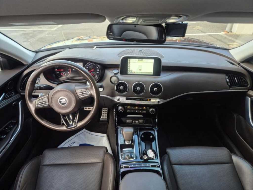 KIA Stinger - Vista 9