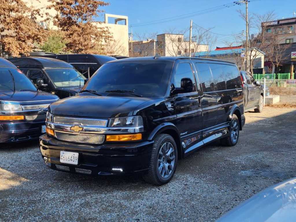 Chevrolet Express van 2024 Negro - Importación desde Corea - HF Imports Iquique - Foto 1