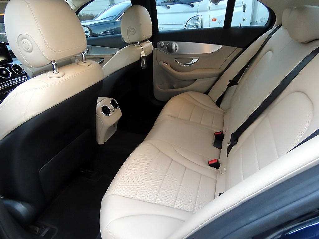 Mercedes Benz C Class - Vista 6