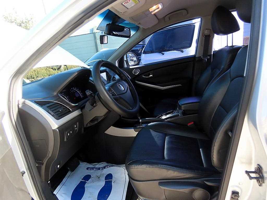 Ssangyong Korando - Vista 5