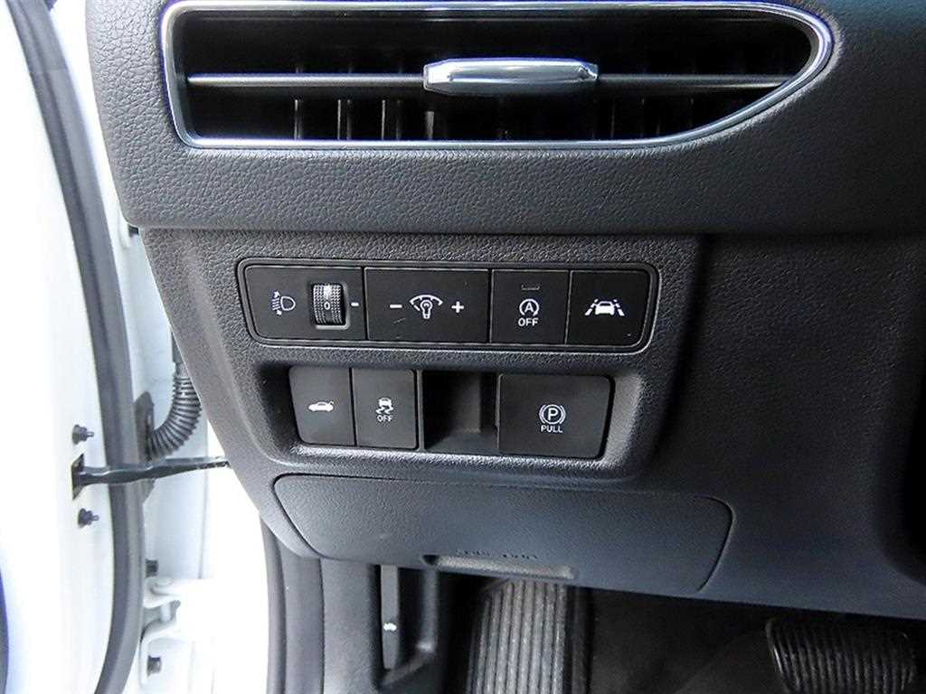 HYUNDAI Sonata - Vista 12