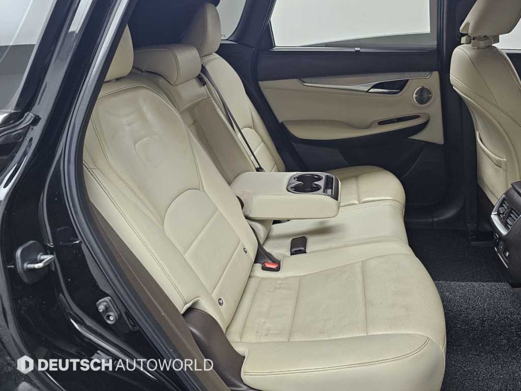 Infiniti QX - Vista 12