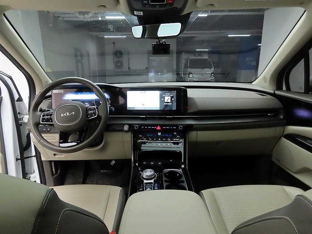 KIA Carnival - Vista 7