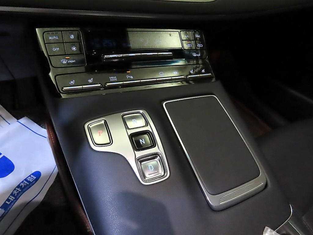 HYUNDAI Grandeur - Vista 12