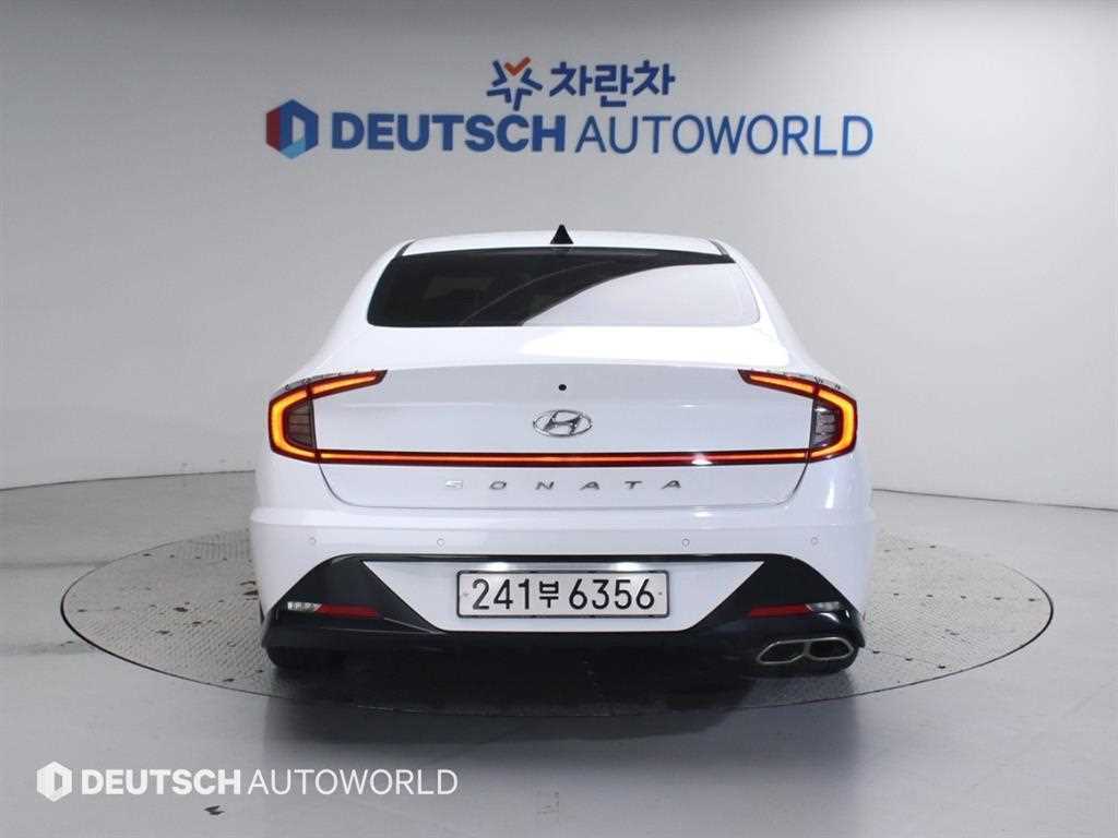 HYUNDAI Sonata - Vista 4