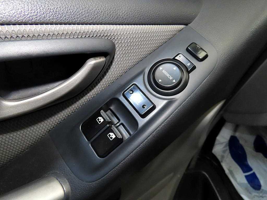 HYUNDAI Starex - Vista 11