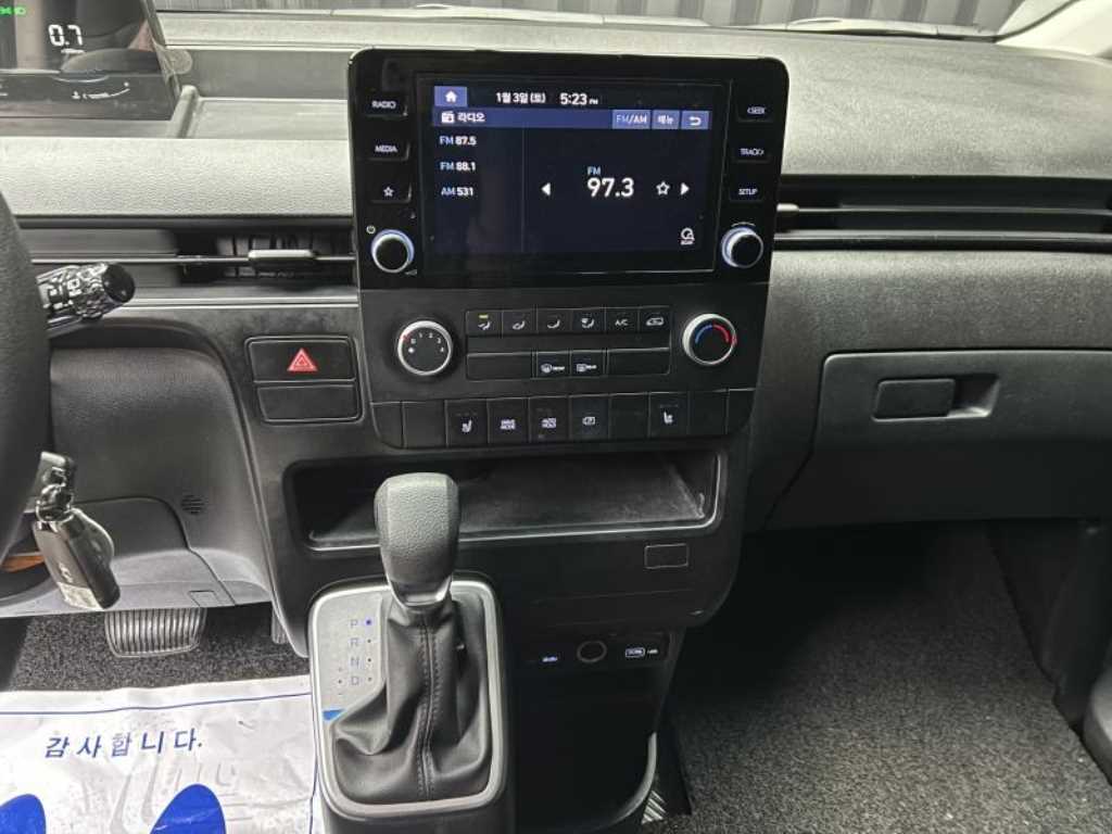 HYUNDAI Staria - Vista 8