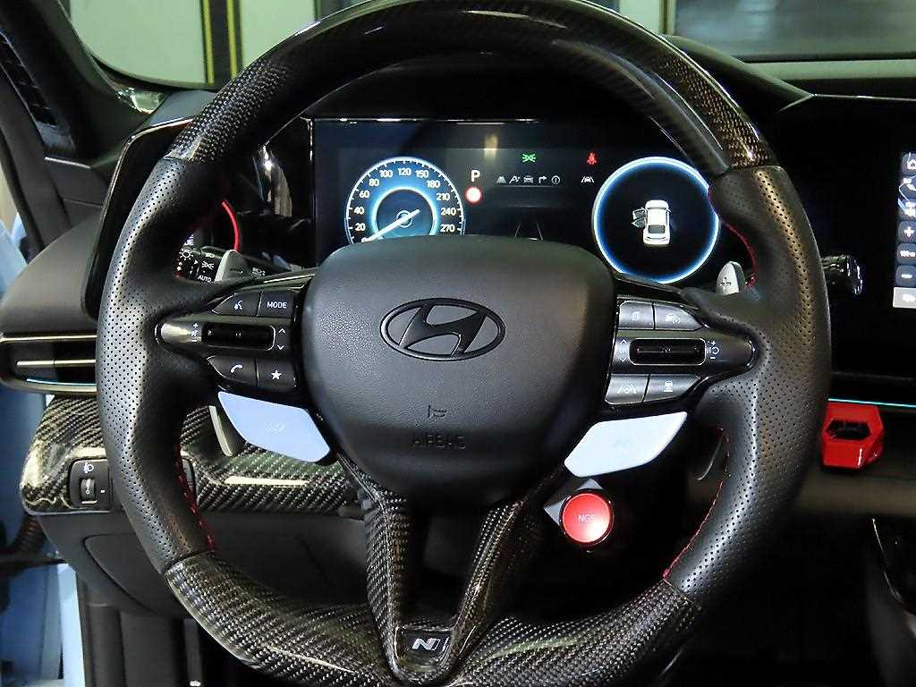 HYUNDAI Avante - Vista 8