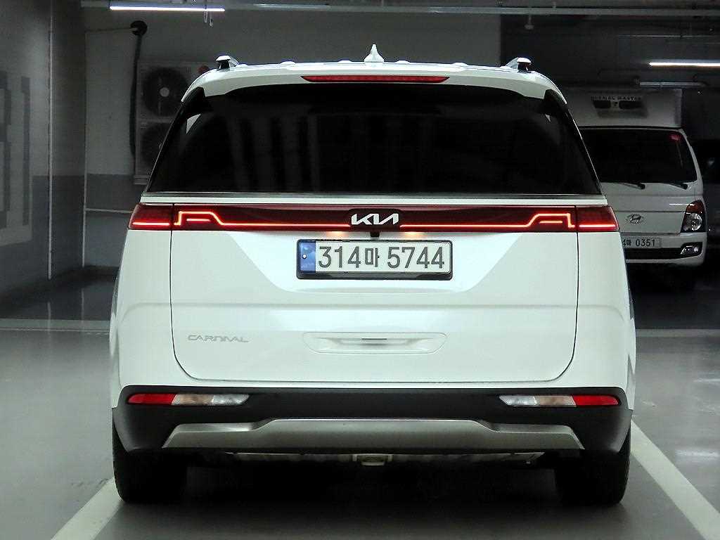 KIA Carnival - Vista 3