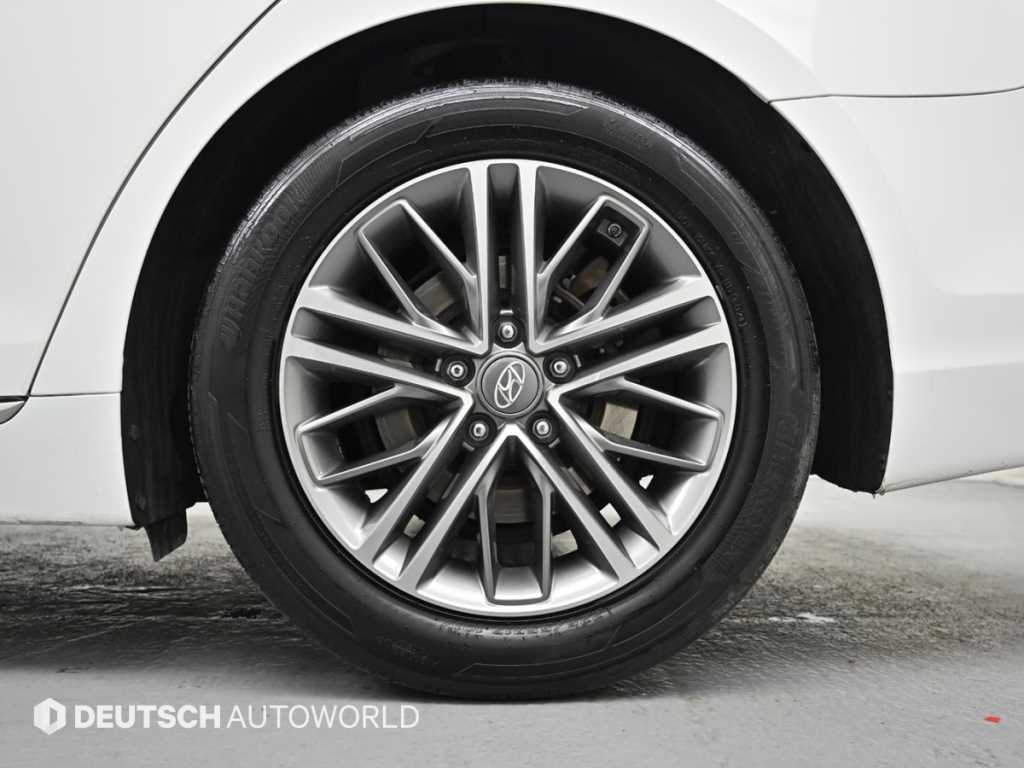 HYUNDAI Grandeur - Vista 5