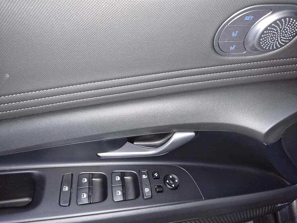 HYUNDAI Avante - Vista 11