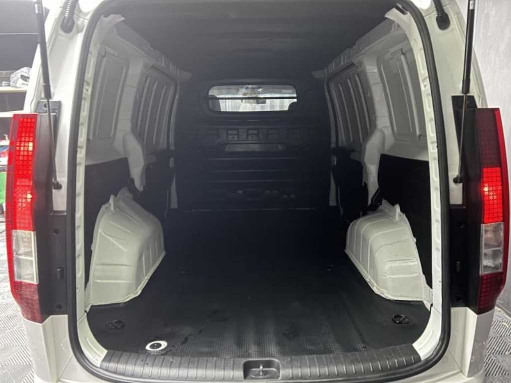 HYUNDAI Staria - Vista 5