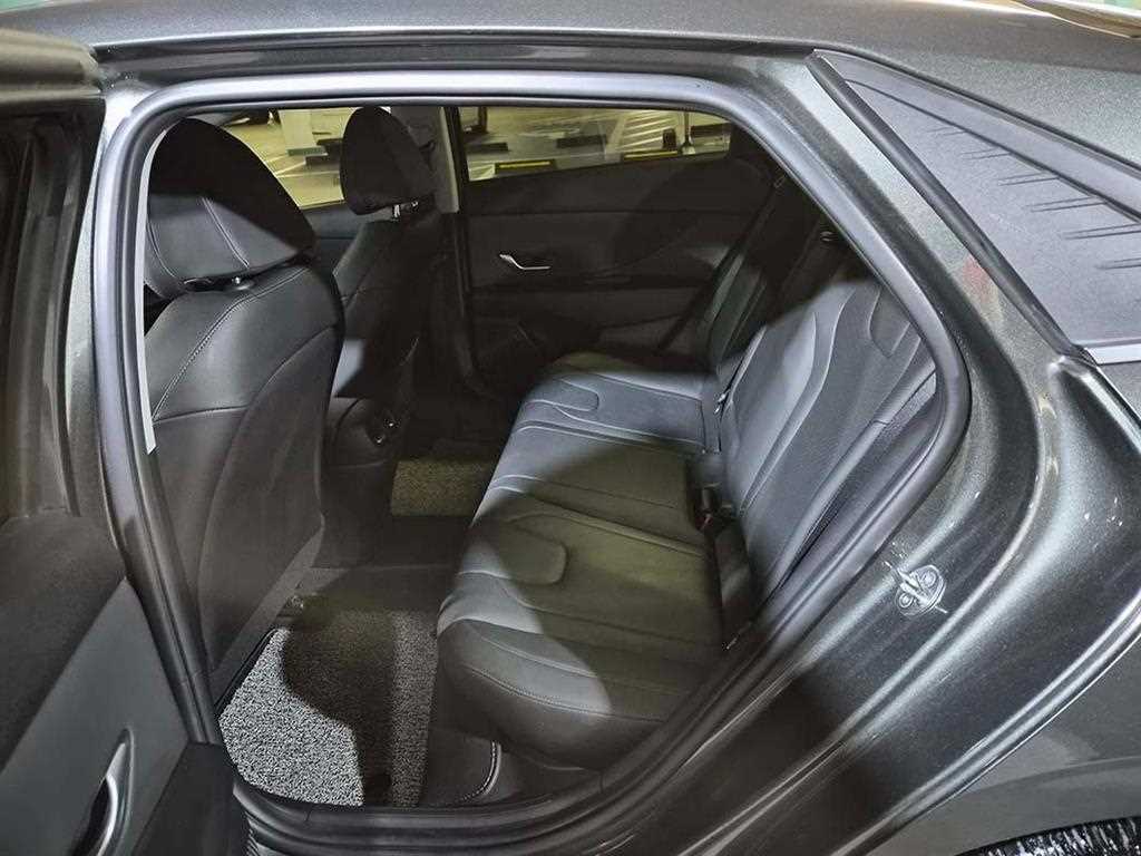 HYUNDAI Avante - Vista 7