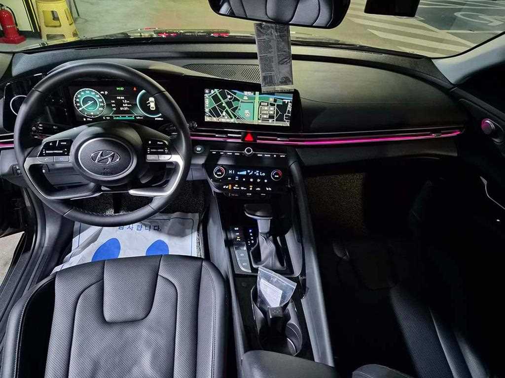 HYUNDAI Avante - Vista 8