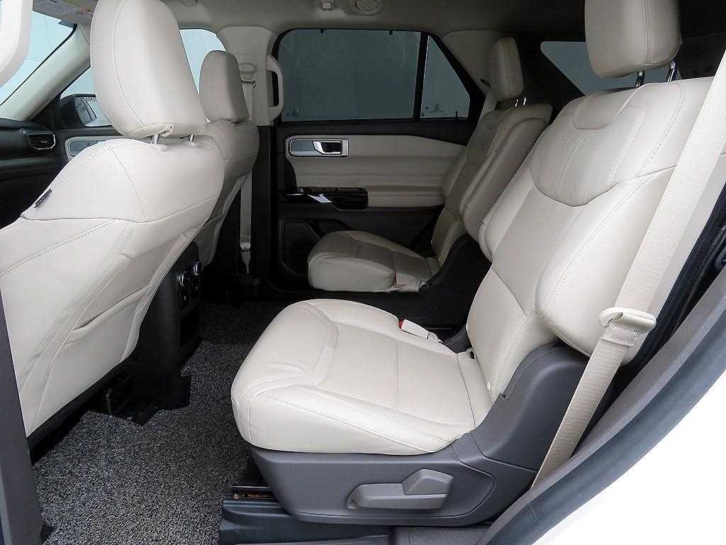 Ford Explorer - Vista 9