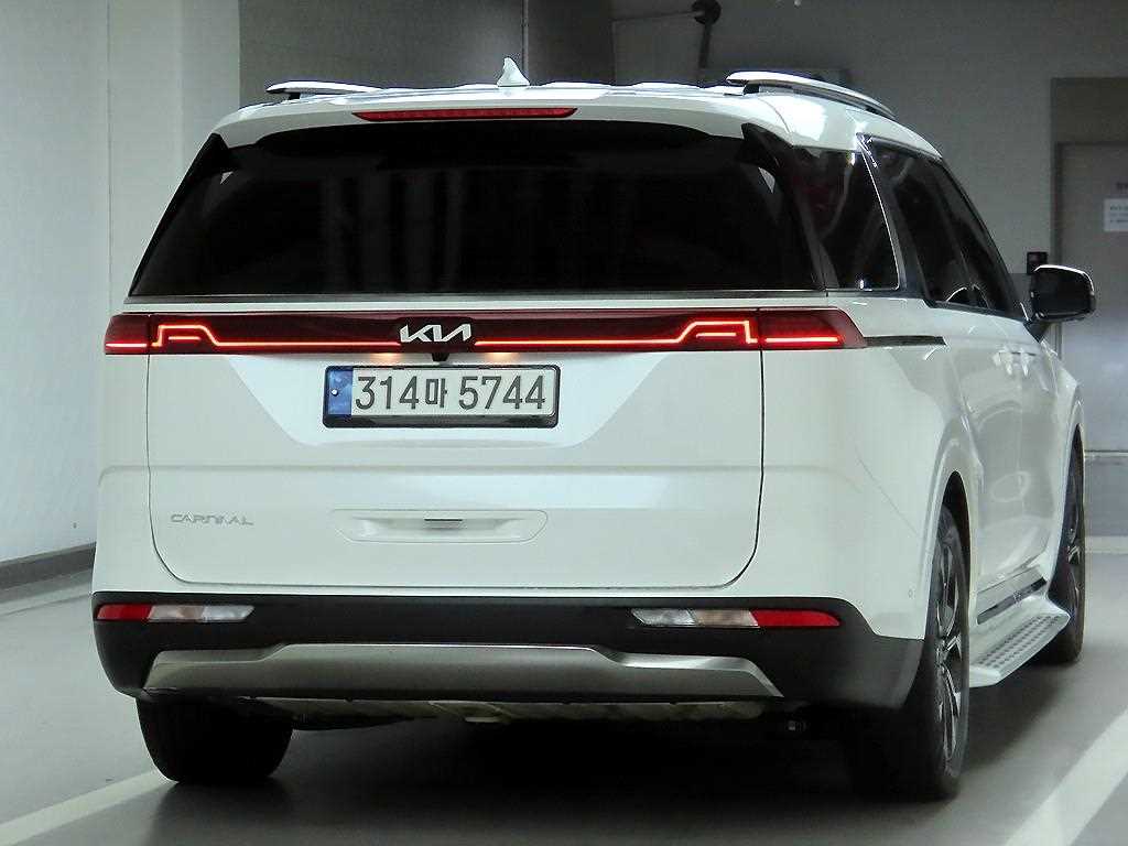 KIA Carnival - Vista 4