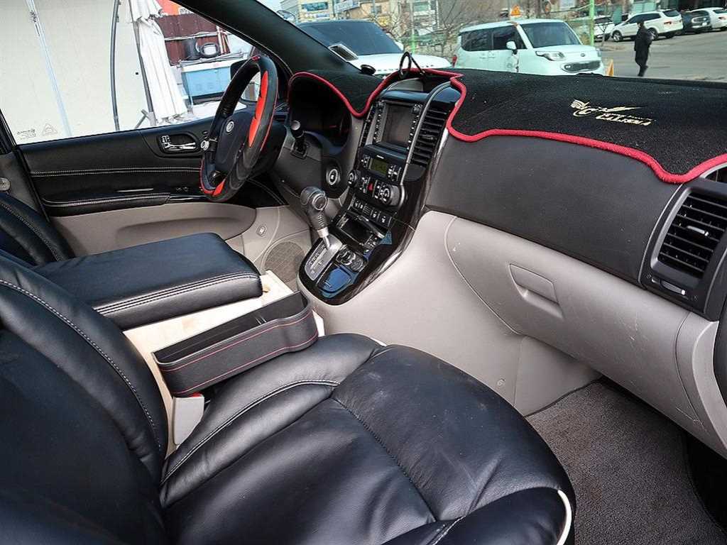 KIA Carnival - Vista 12