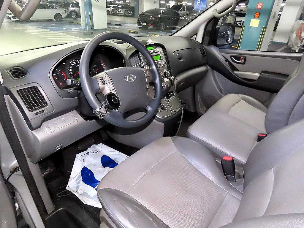 HYUNDAI Starex - Vista 9