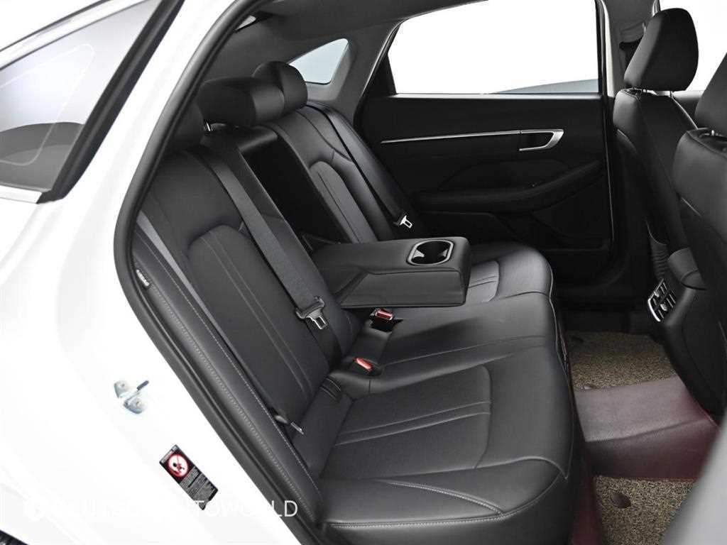 HYUNDAI Sonata - Vista 12