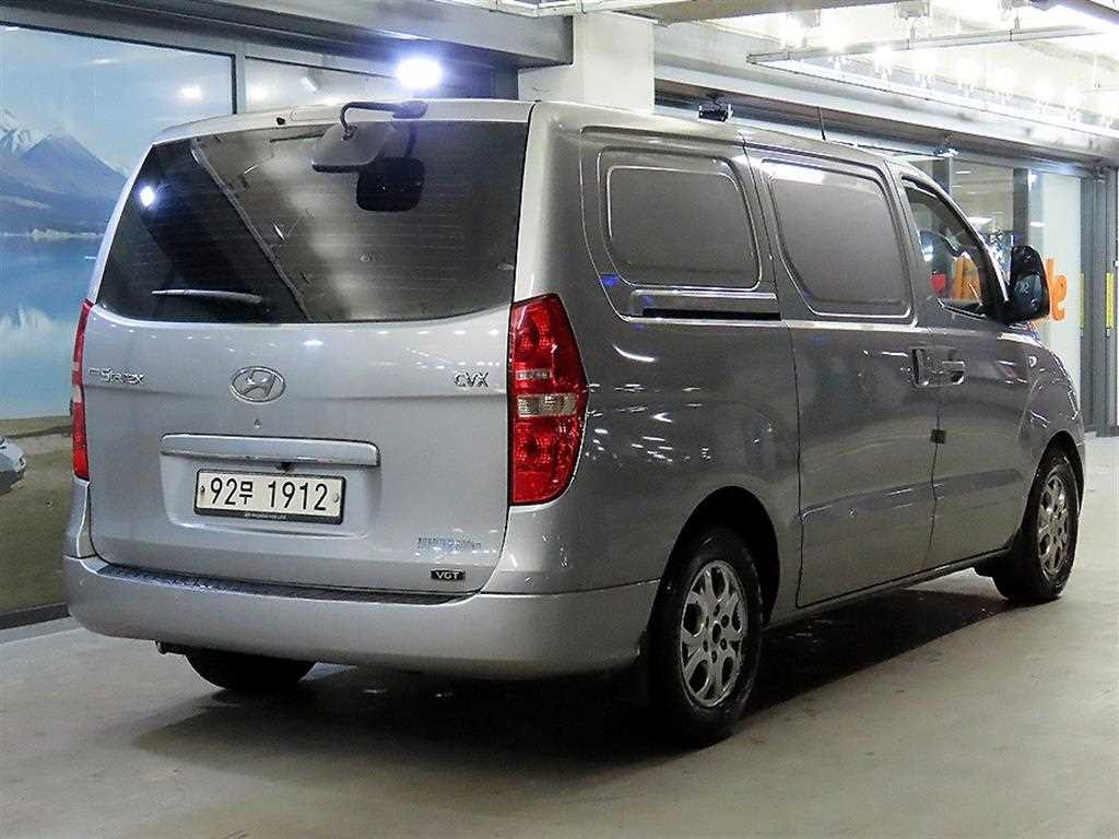 HYUNDAI Starex - Vista 4